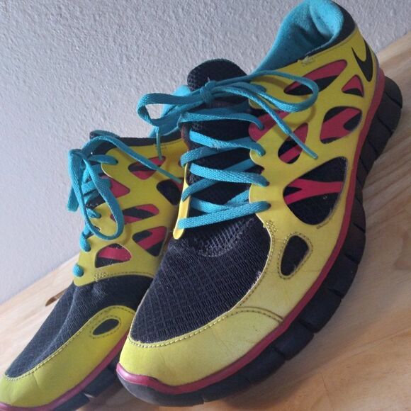 Nike Other - Nike Yellow and Black Free Run 2